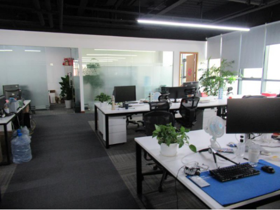 东湖国际中心 700平米办公室 10元/天/平米
