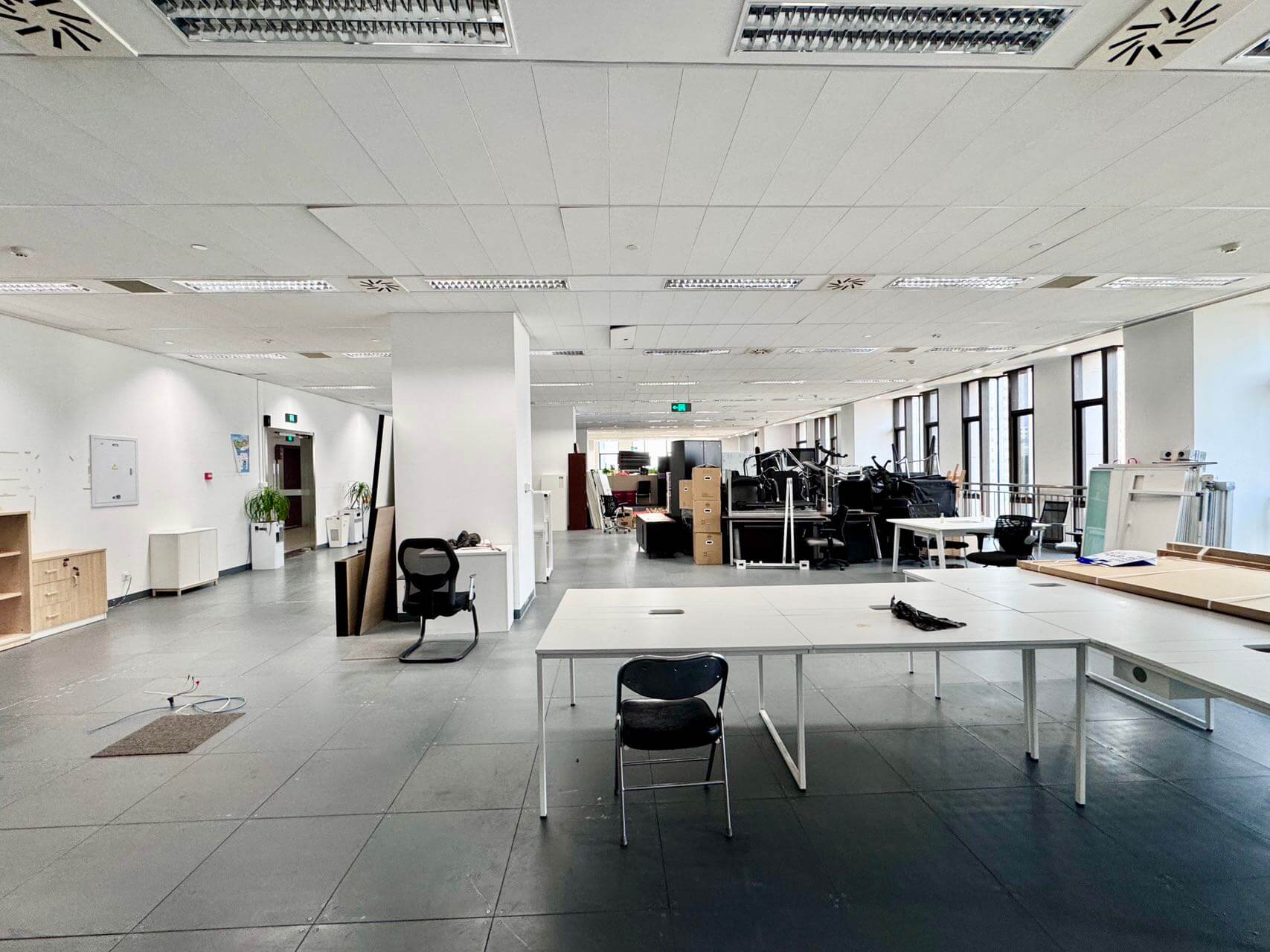 东湖国际中心  400平米办公室 